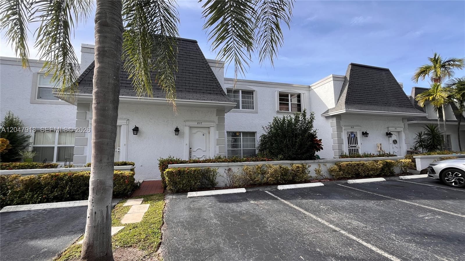 807 NE 27th Ave # 807, Hallandale Beach FL 33009 photo 2