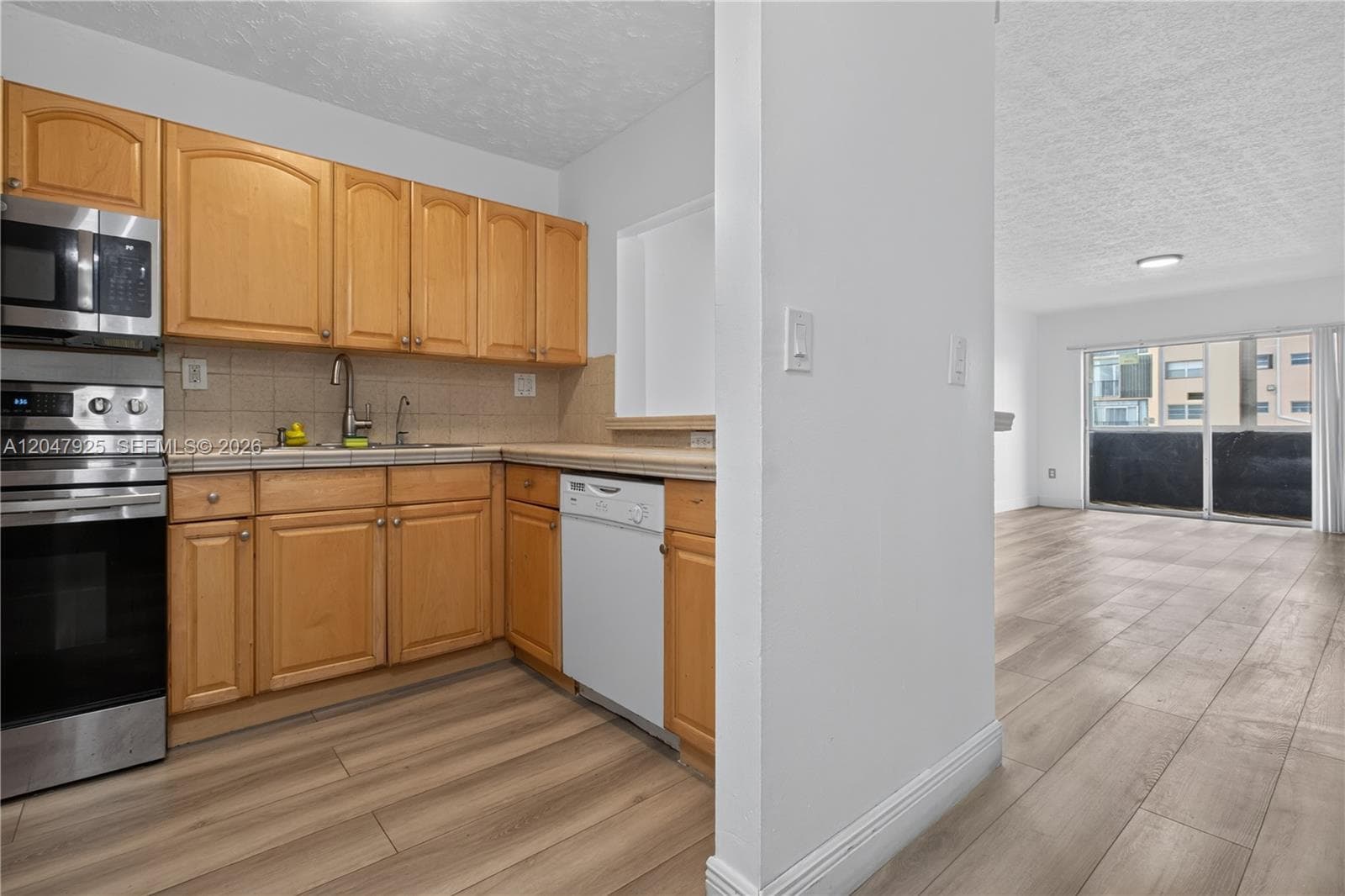 6070 W 18th Ave # 209, Hialeah FL 33012 photo 4