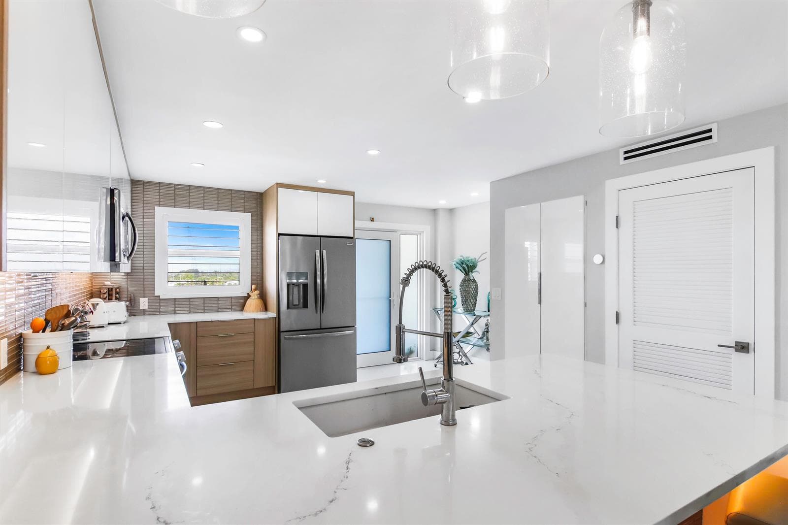 44 Yacht Club Drive # 611, North Palm Beach FL 33408 photo 4