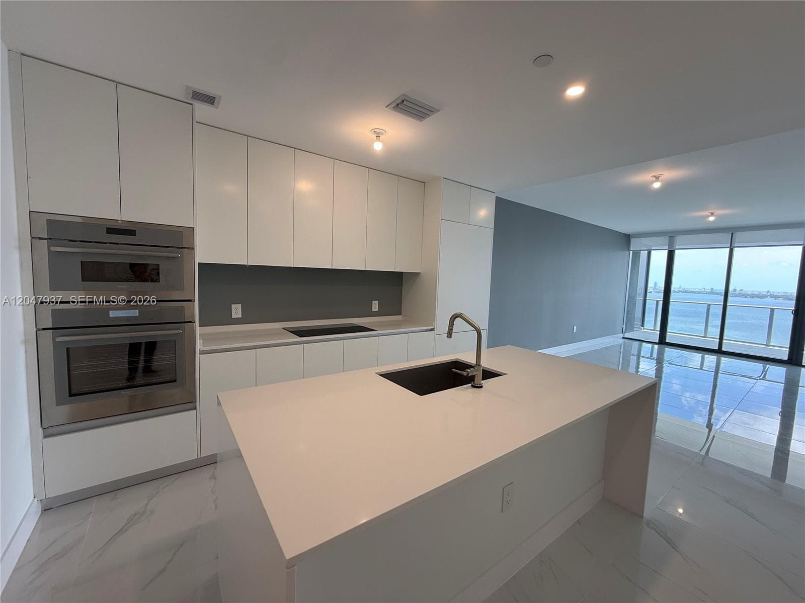 700 NE 24th St # 2502, Miami, FL 33137 photo 5