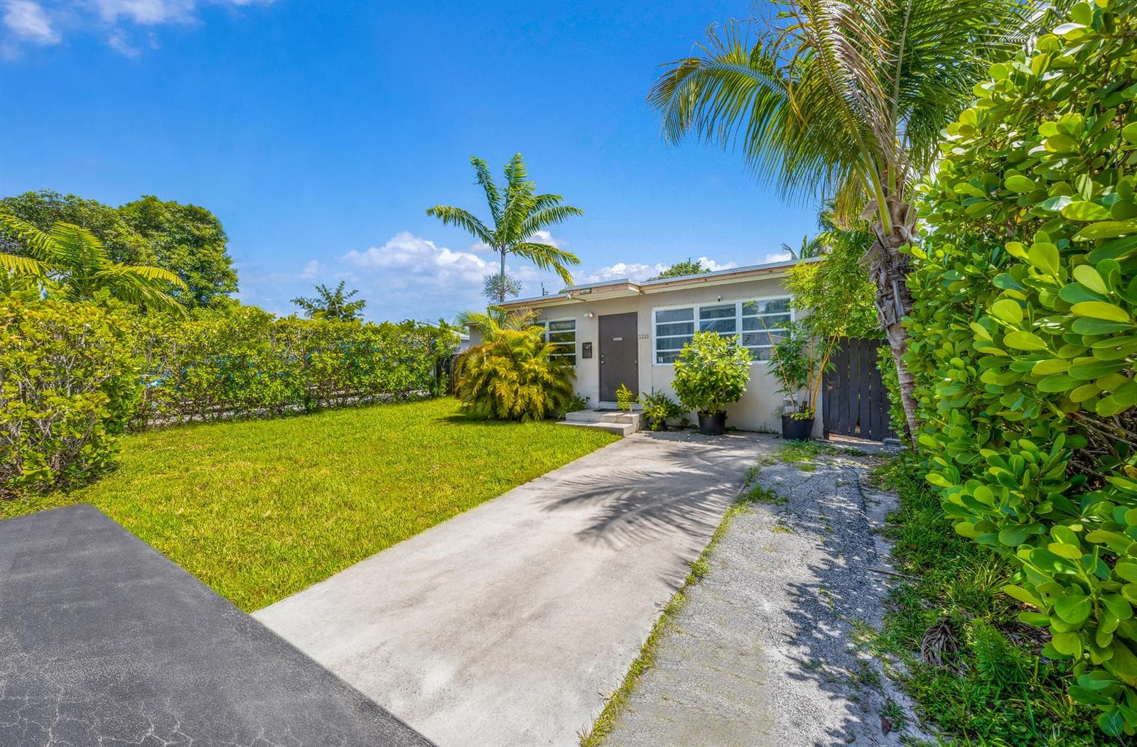 2326 Harding Street, Hollywood FL 33020 photo 2