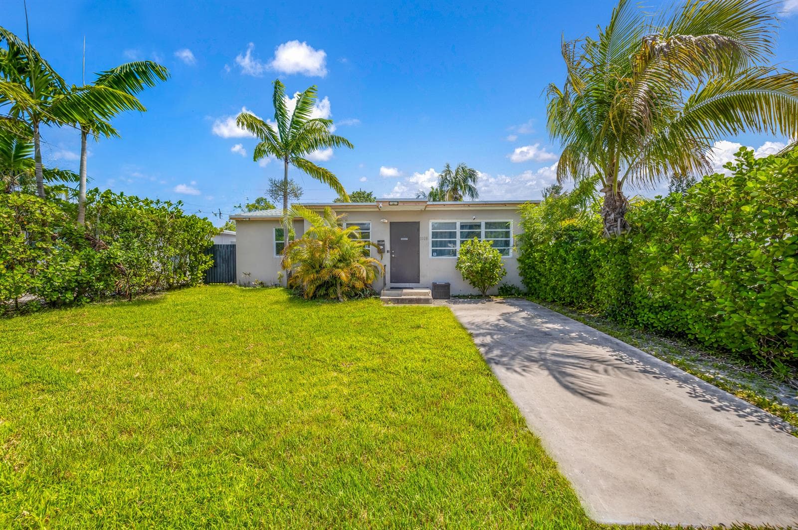 2326 Harding Street, Hollywood FL 33020