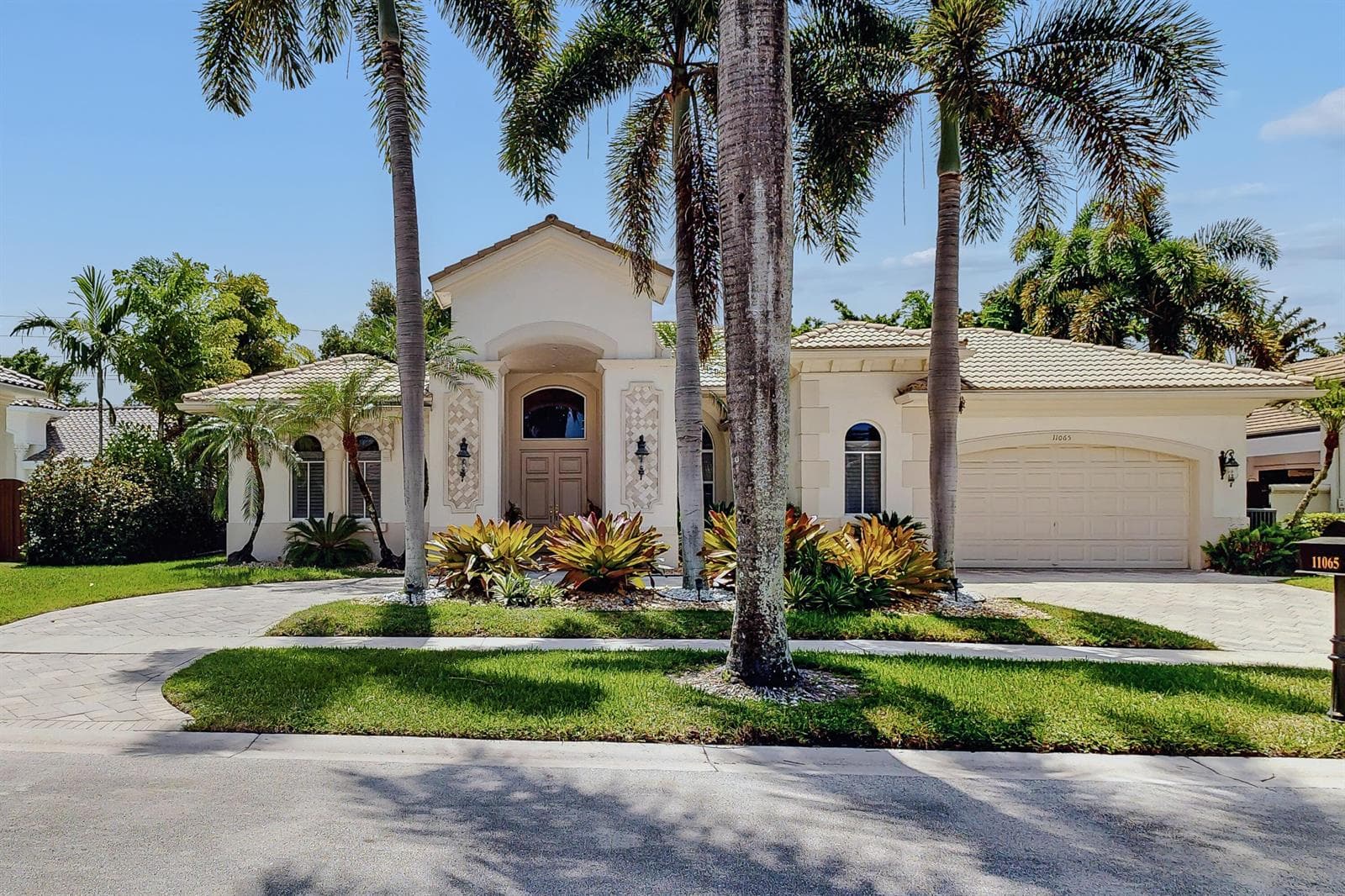 11065 Canary Island Court, Plantation FL 33324 photo 2