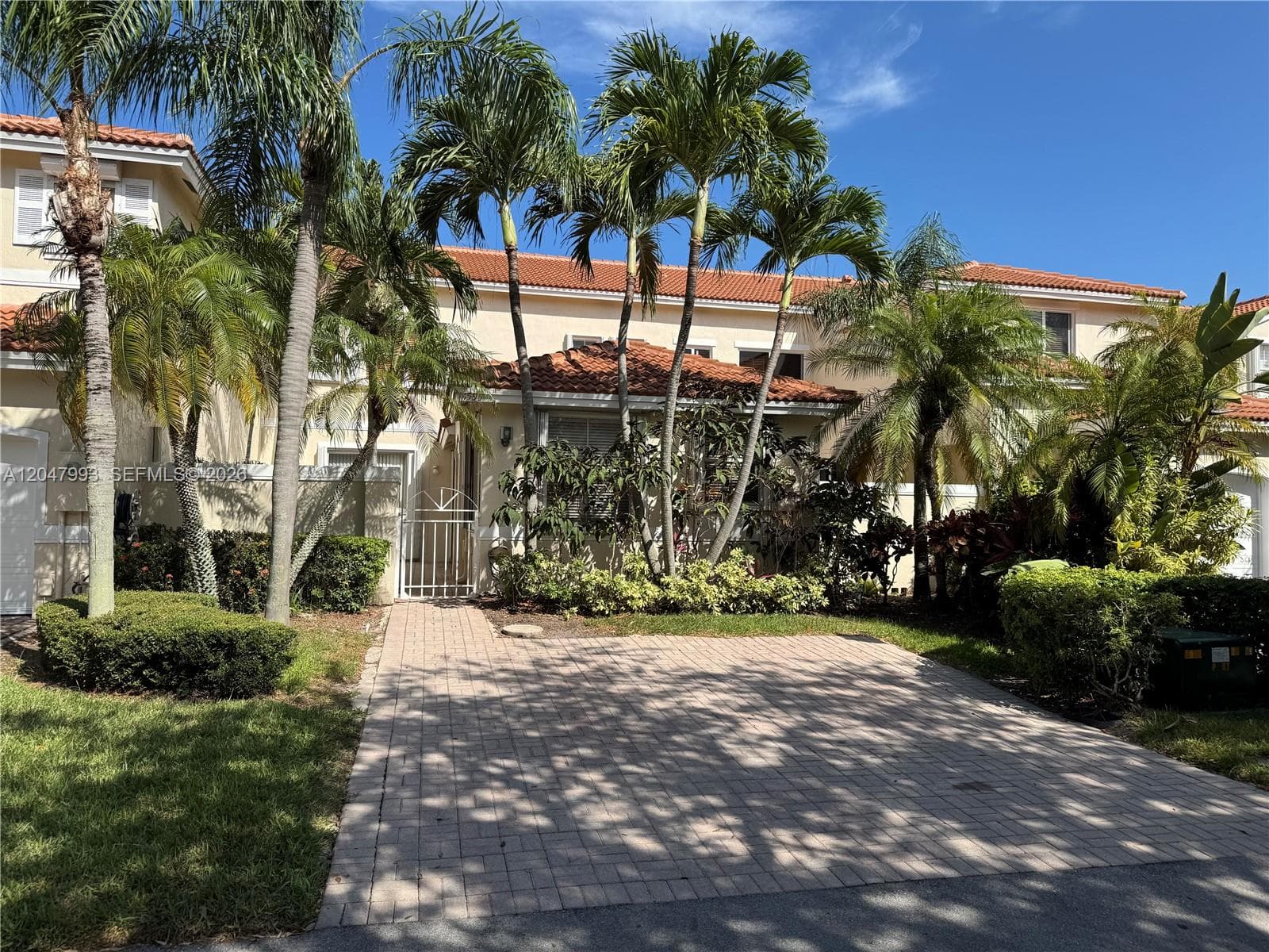 1595 Seagrape Way, Hollywood FL 33019 photo 2
