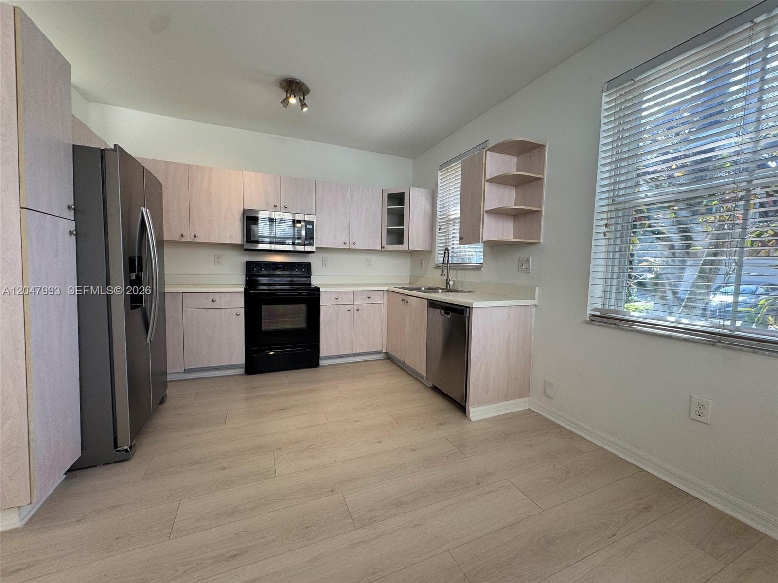 1595 Seagrape Way, Hollywood FL 33019 photo 4