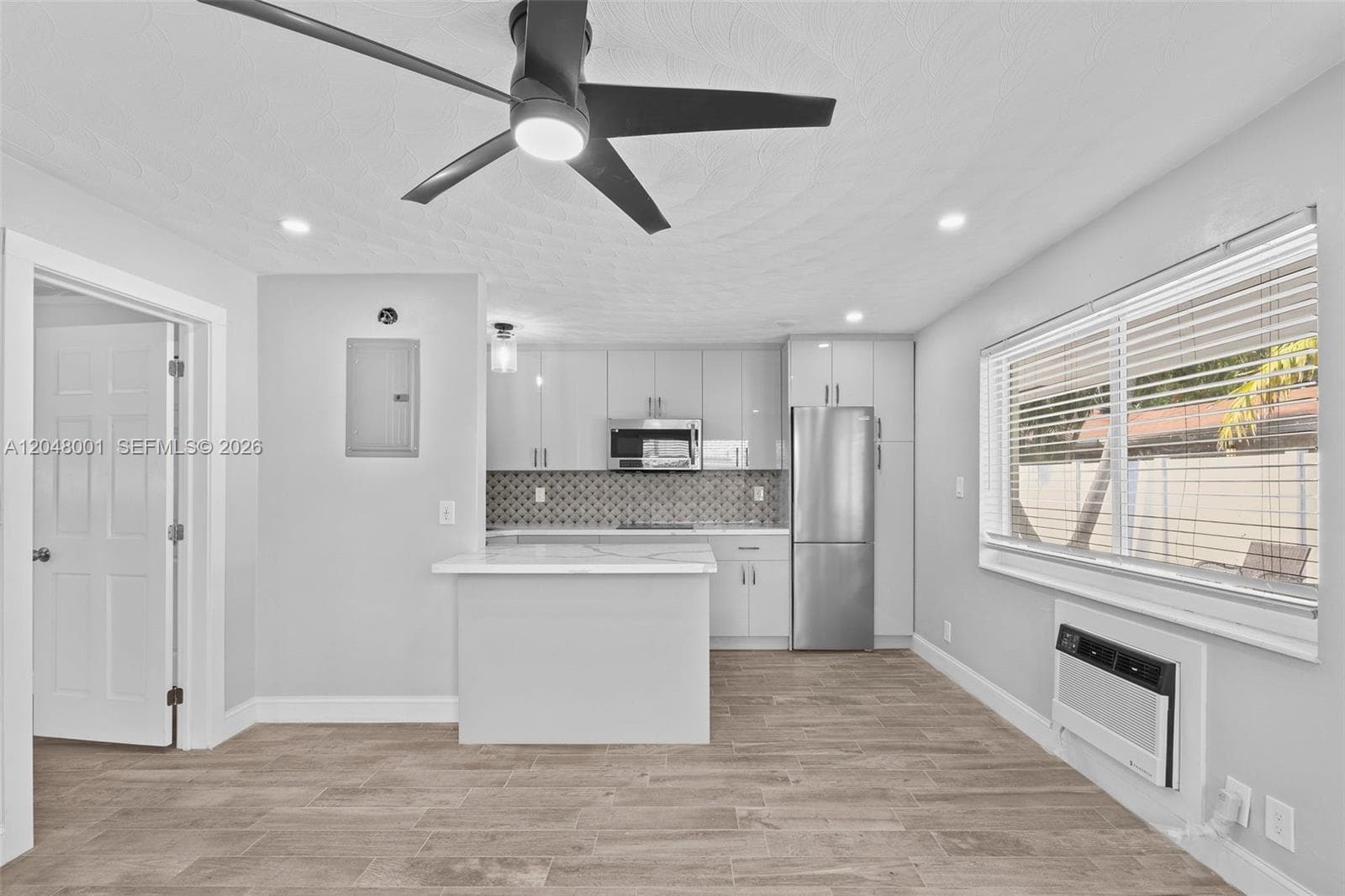 1634 NE 4th Pl, Fort Lauderdale FL 33301 photo 2