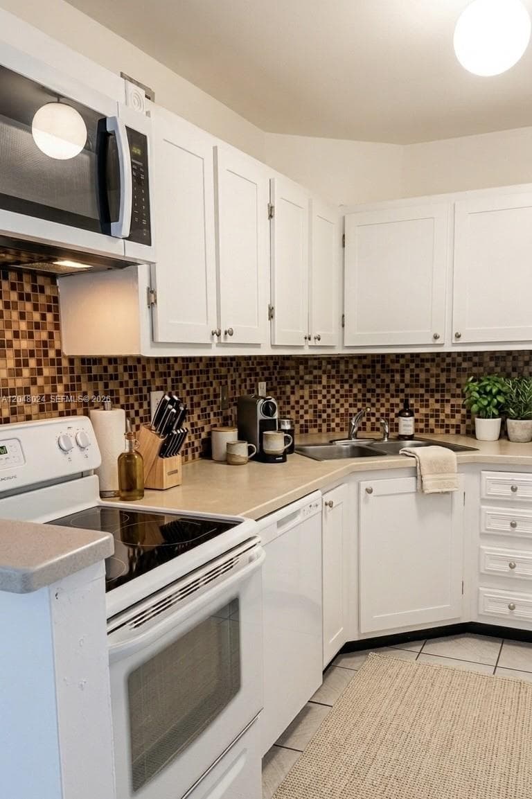 3105 Oakland Shores Dr # J205, Oakland Park FL 33309 photo 2