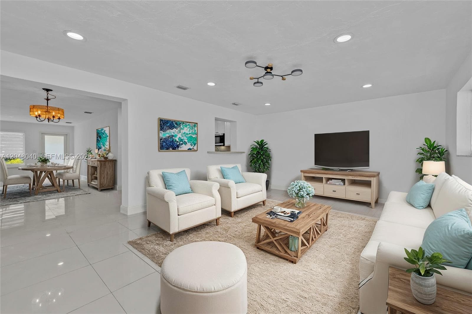 104 SW 7th St, Hallandale Beach FL 33009 photo 2