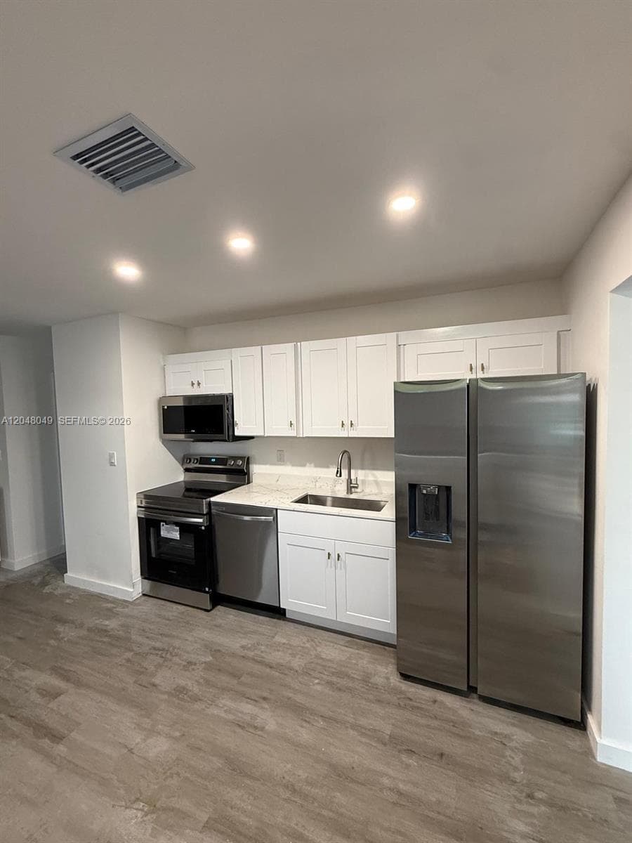 2530 NW 14th Ct, Fort Lauderdale FL 33311 photo 2