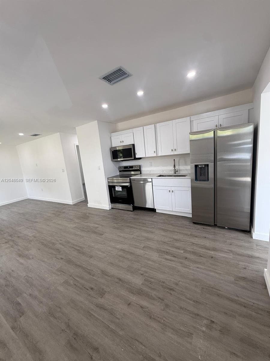 2530 NW 14th Ct, Fort Lauderdale FL 33311 photo 4