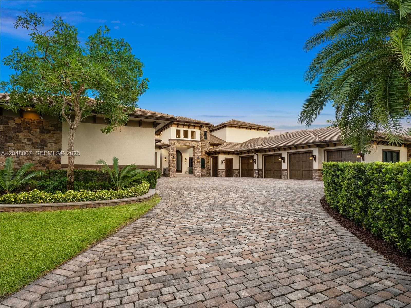 3724 Pine Lake Dr, Weston FL 33332