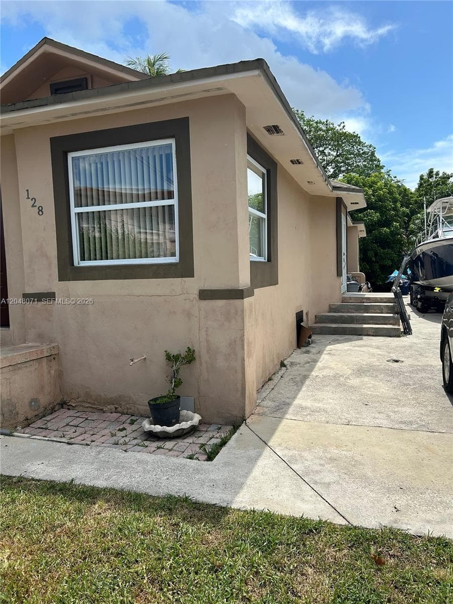 128 SW 11th Ave, Miami FL 33130 photo 4