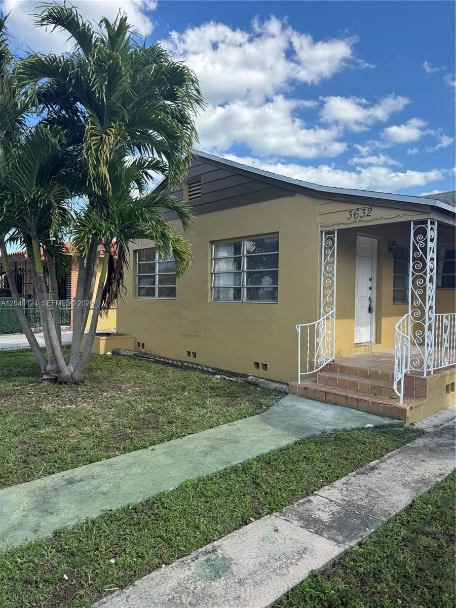 3632 SW 25th St, Miami FL 33133