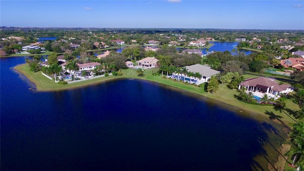 3190 Willow Lane, Weston FL 33331 photo 2