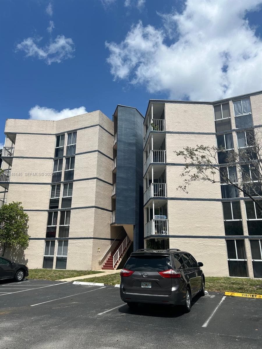 6955 NW 186th St # F505, Hialeah FL 33015