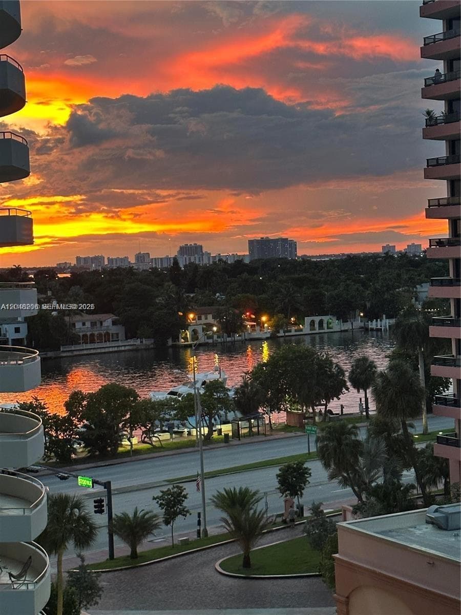 5161 Collins Ave # 811, Miami Beach, FL 33140