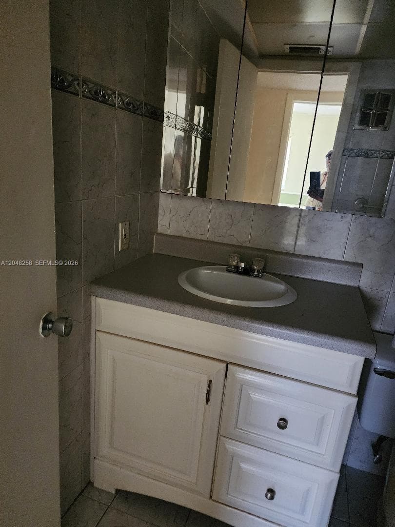 1621 NW 46th Ave # 102, Lauderhill FL 33313 photo 4