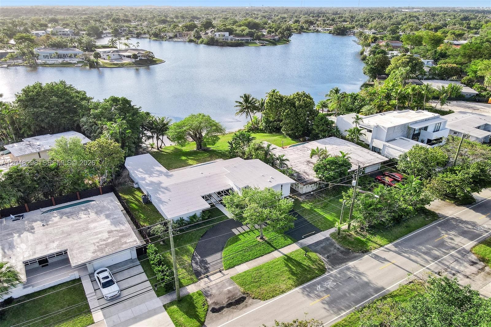 19260 NE 22nd Ave, North Miami Beach FL 33180 photo 2