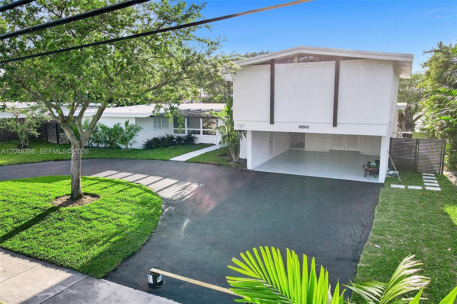 19260 NE 22nd Ave, North Miami Beach FL 33180 photo 4