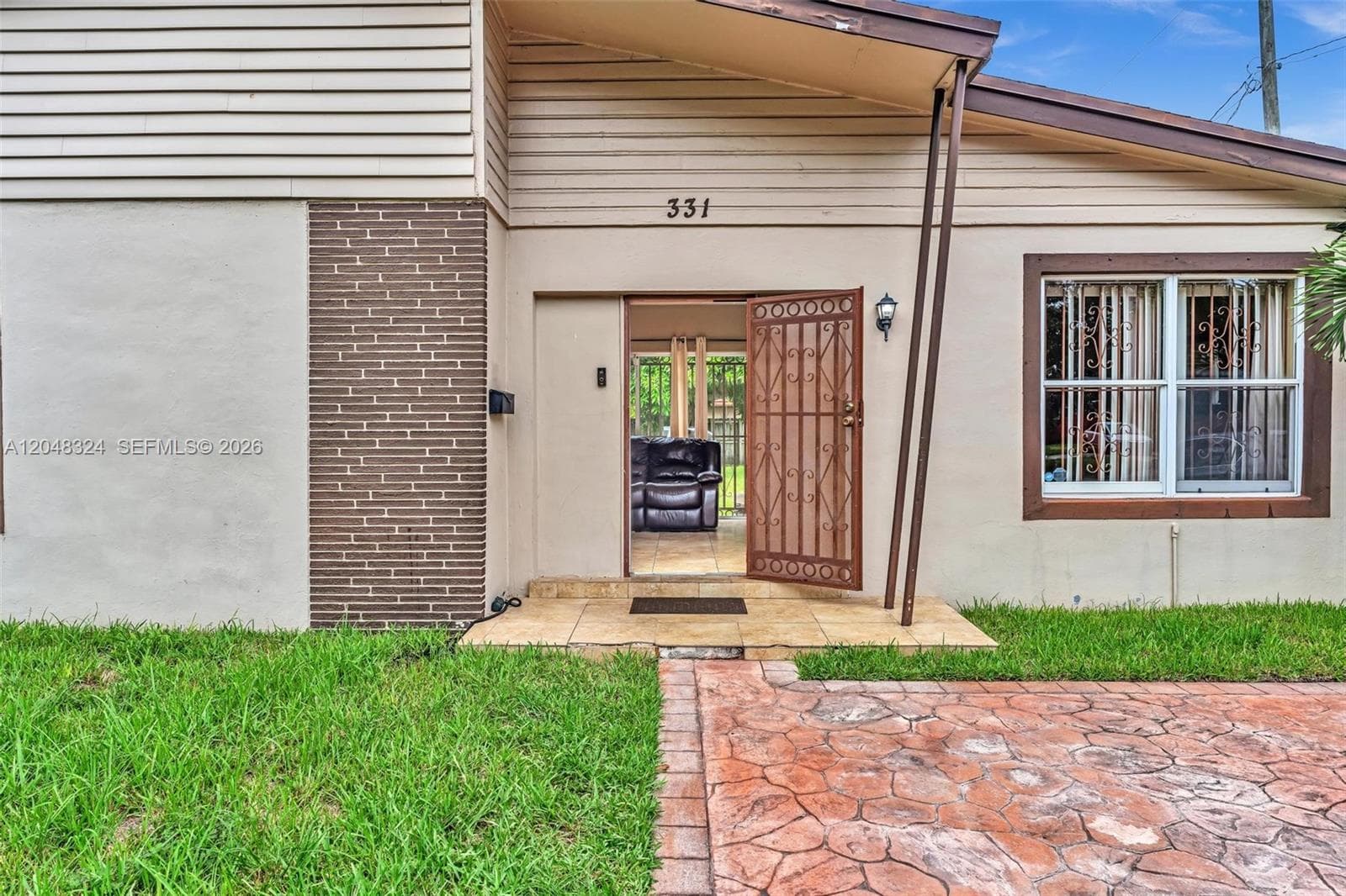 331 NE 176th St, North Miami Beach FL 33162 photo 2