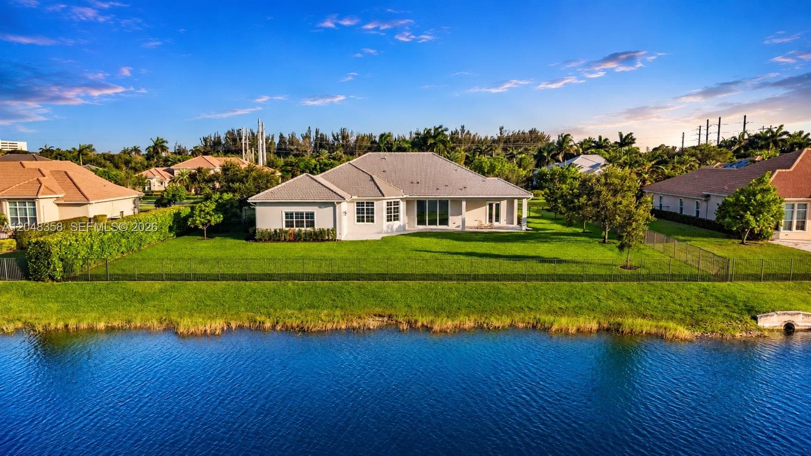 5301 S Sterling Ranch Cir, Davie FL 33314 photo 4