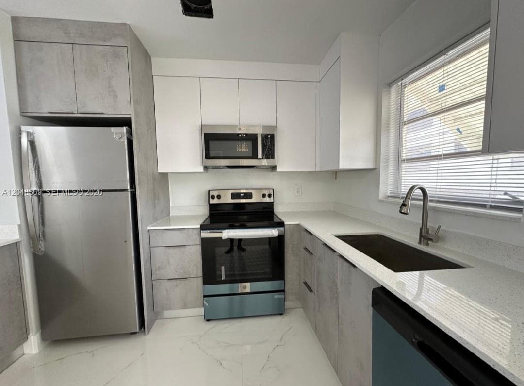 1722 Mayo St # 207, Hollywood FL 33020 photo 2