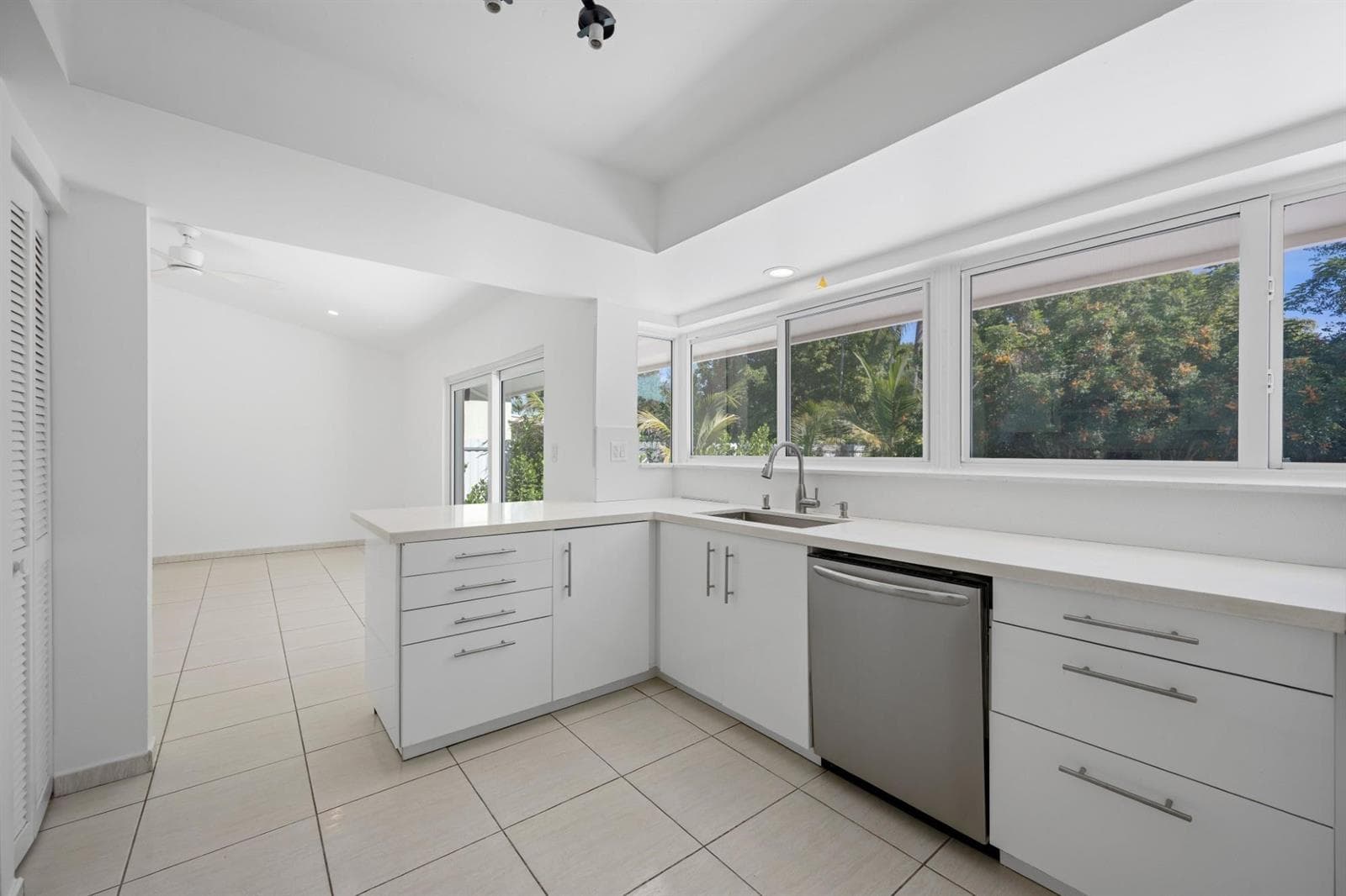 9515 SW 118th Court, Miami FL 33186 photo 5