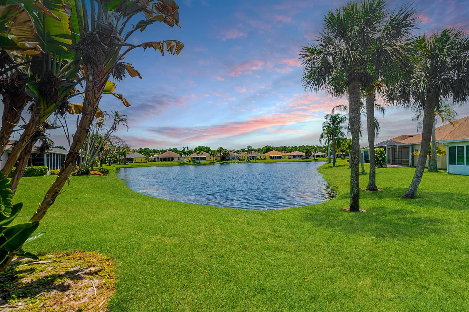 517 NW Galatone Court, Port St. Lucie FL 34986 photo 2