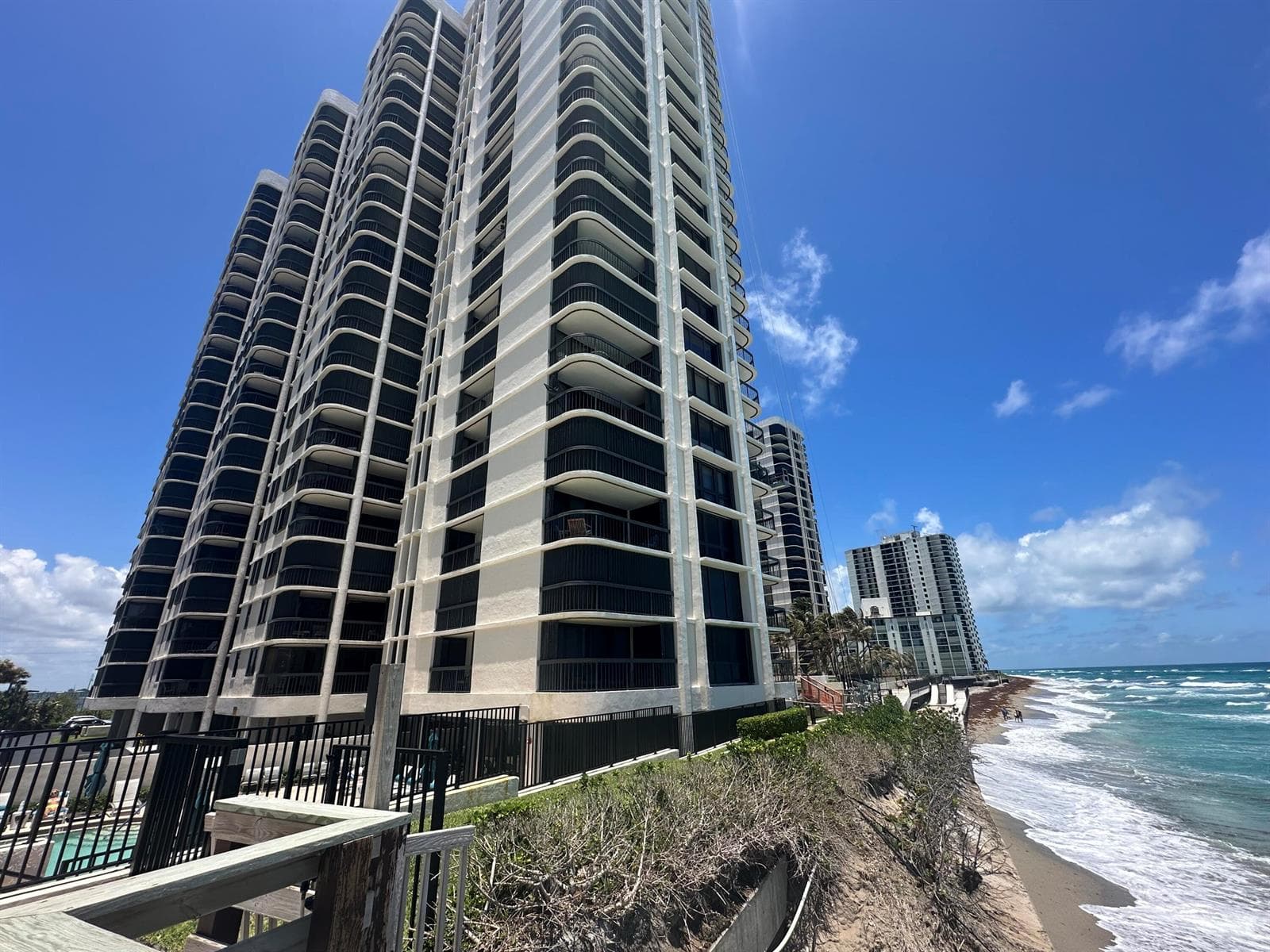 5380 N Ocean Drive # 4e, Singer Island FL 33404
