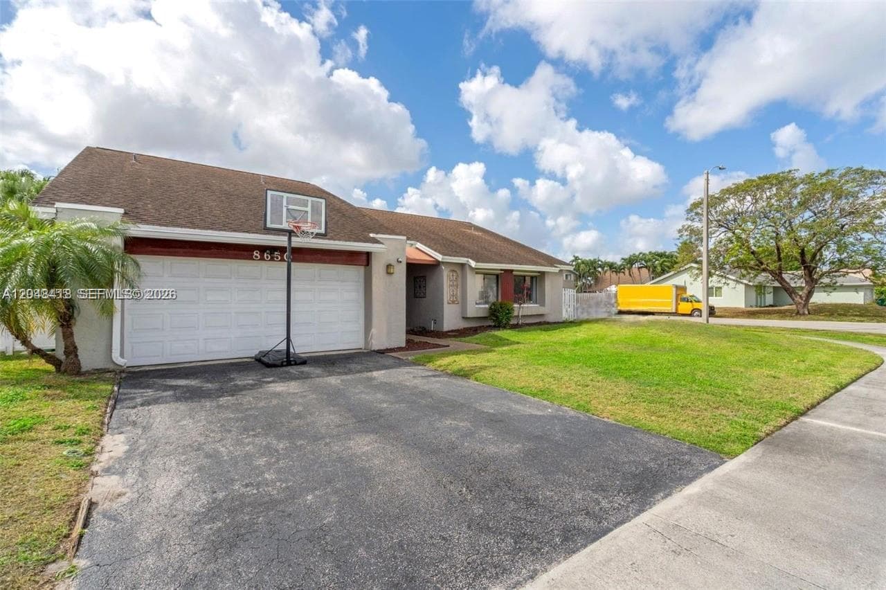 8650 NW 46th Ct, Lauderhill FL 33351 photo 3
