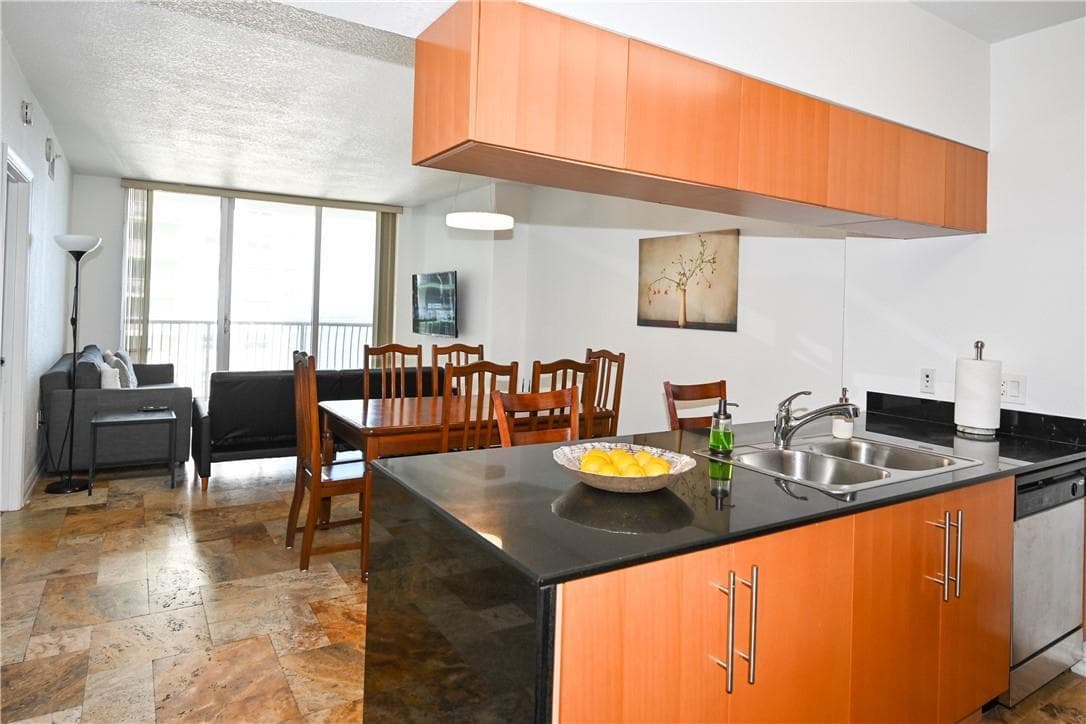 1750 N Bayshore Drive # 2403, Miami FL 33132 photo 4