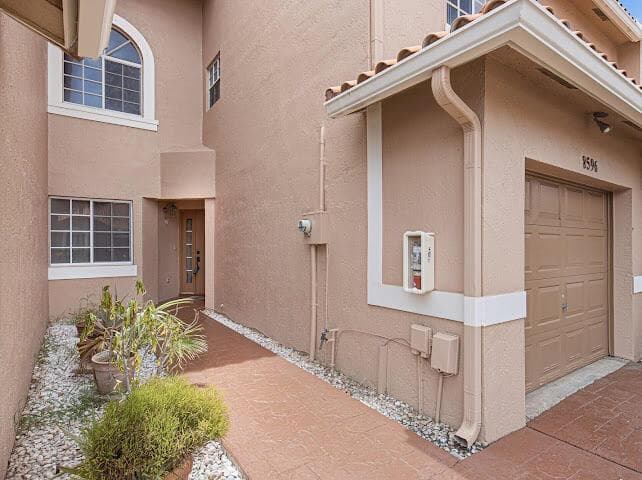 8596 Jade Drive, Tamarac FL 33321 photo 2
