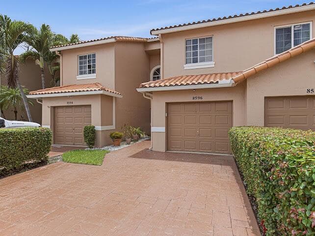 8596 Jade Drive, Tamarac FL 33321 photo 5