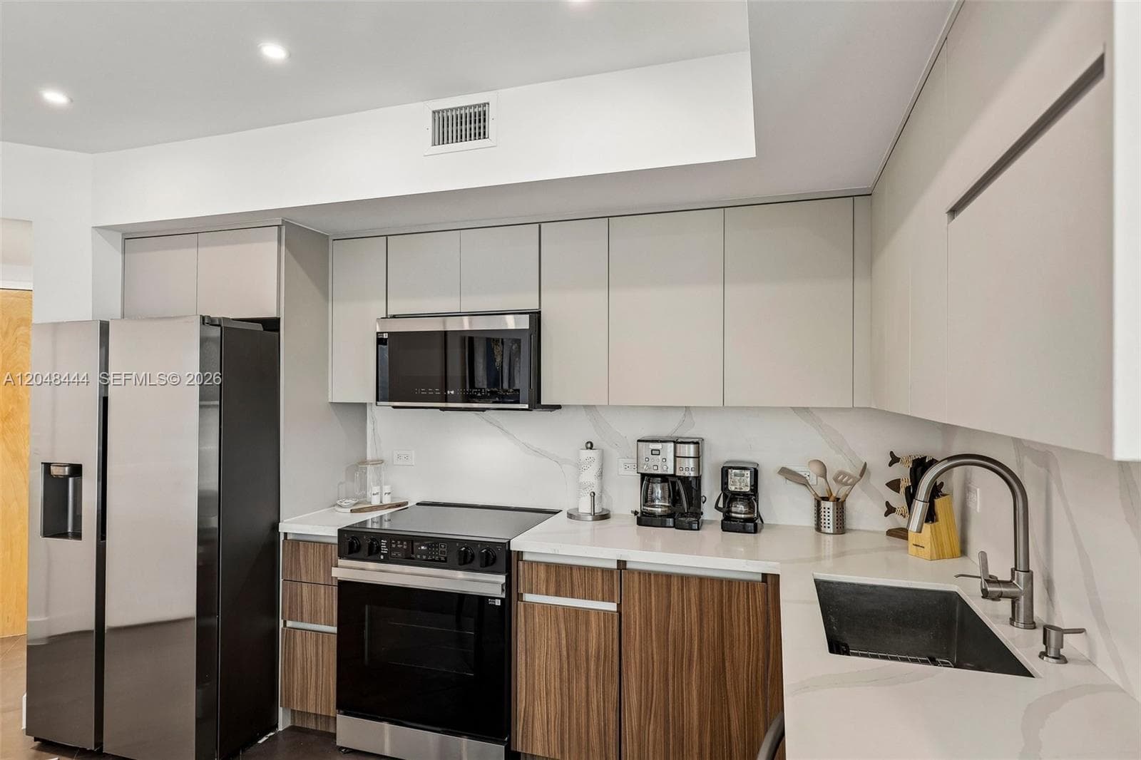 350 S Miami Ave # 1902, Miami FL 33130 photo 3