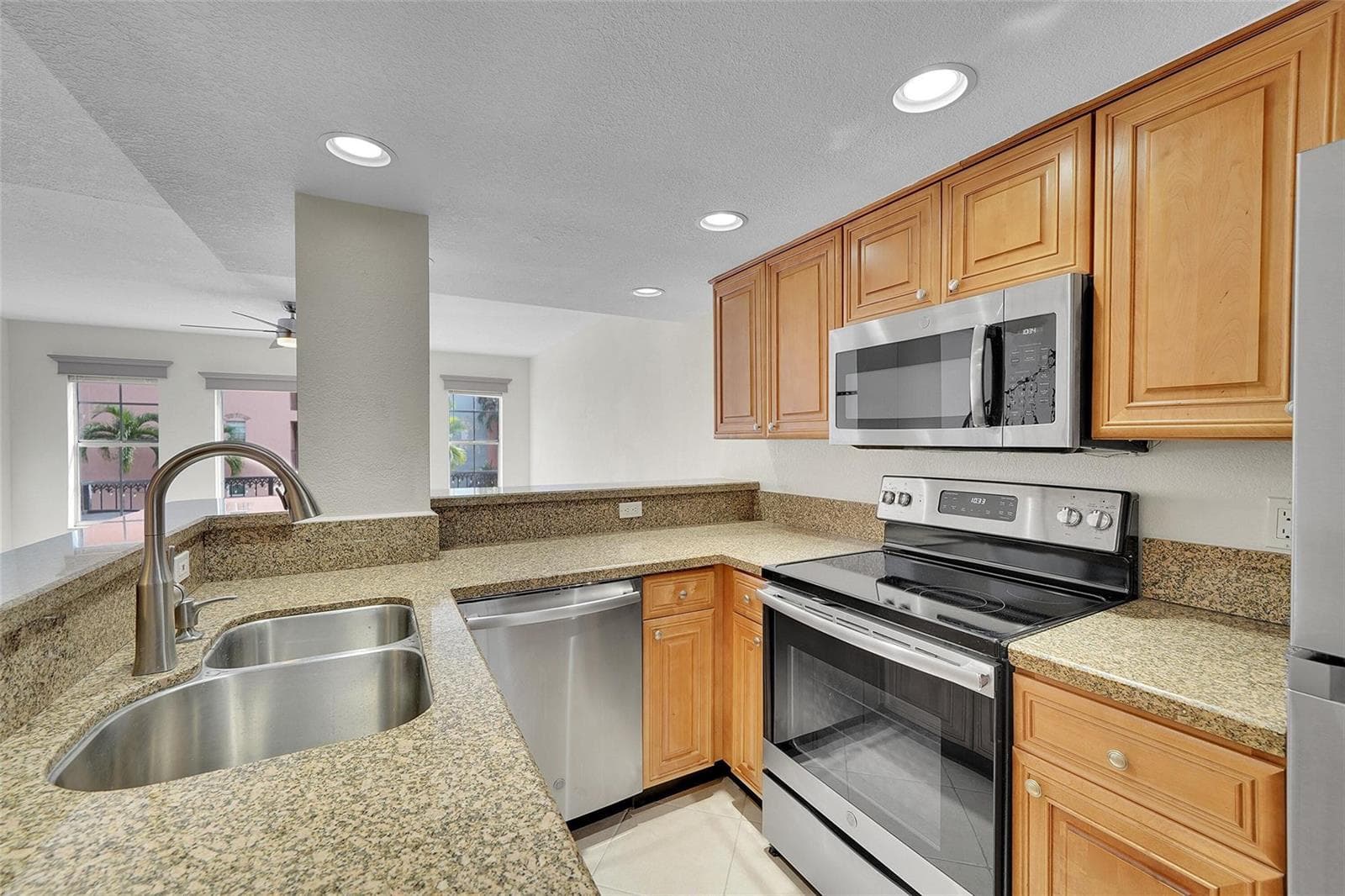 650 Tennis Club Drive # 305, Fort Lauderdale FL 33311 photo 2