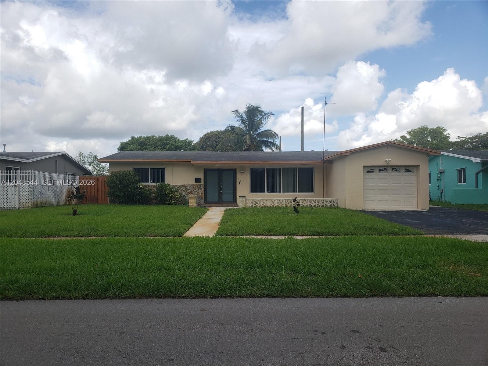 510 SW 70th Ave, Pembroke Pines FL 33023 photo 2