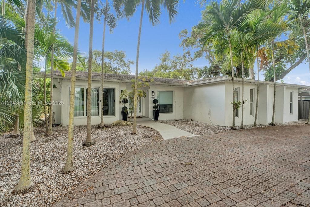 2220 NE 204th St, Miami FL 33180