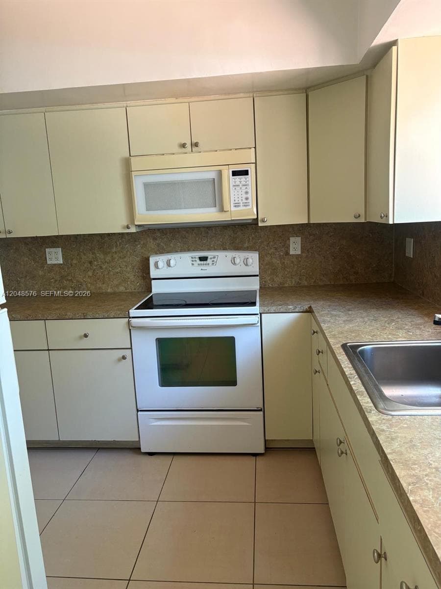 1040 92nd St # 2, Bay Harbor Islands, FL 33154 photo 5