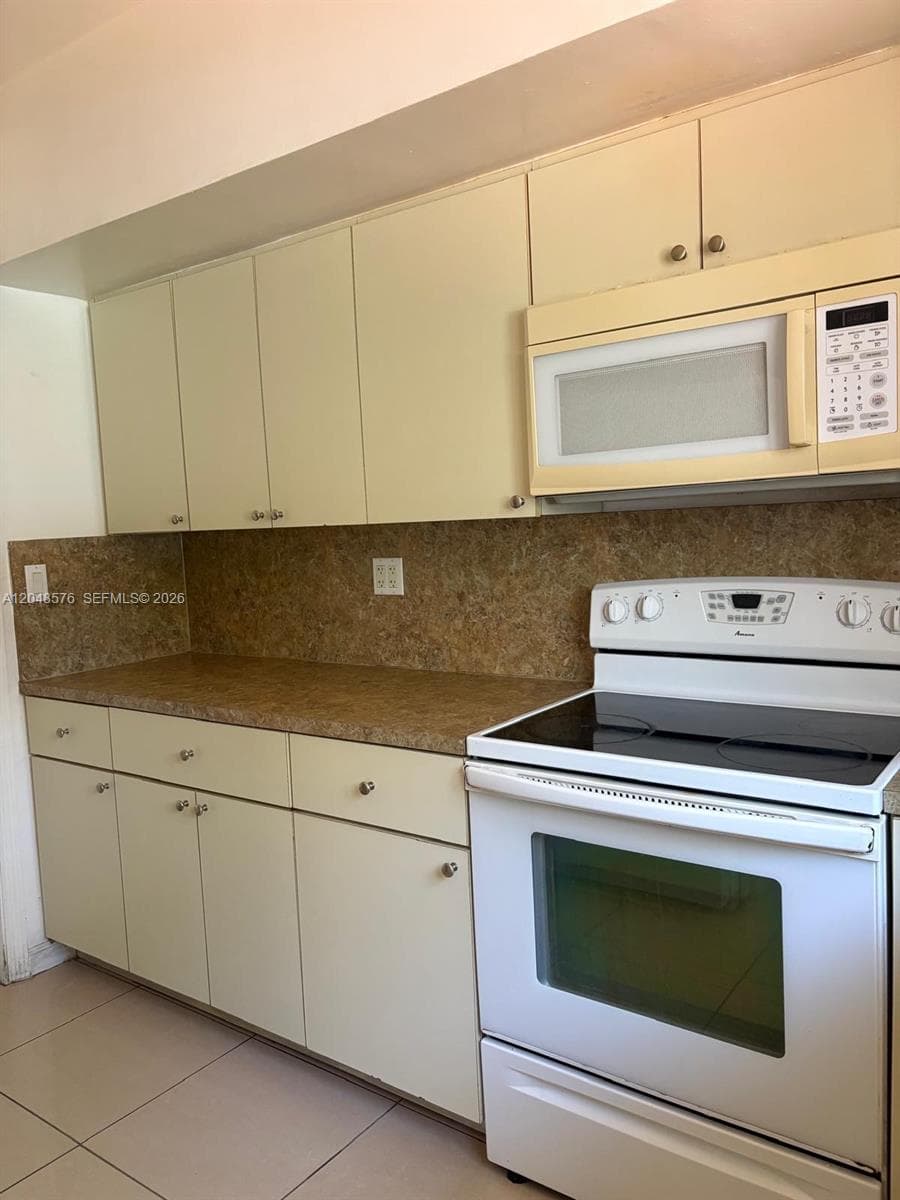 1040 92nd St # 2, Bay Harbor Islands, FL 33154 photo 4