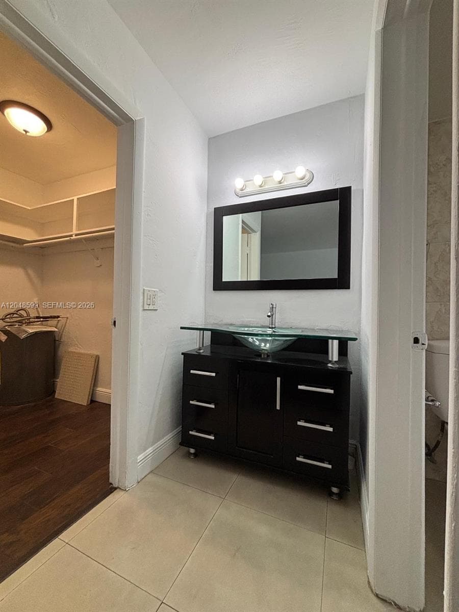 1860 Venice Park Dr # 110, North Miami FL 33181 photo 5