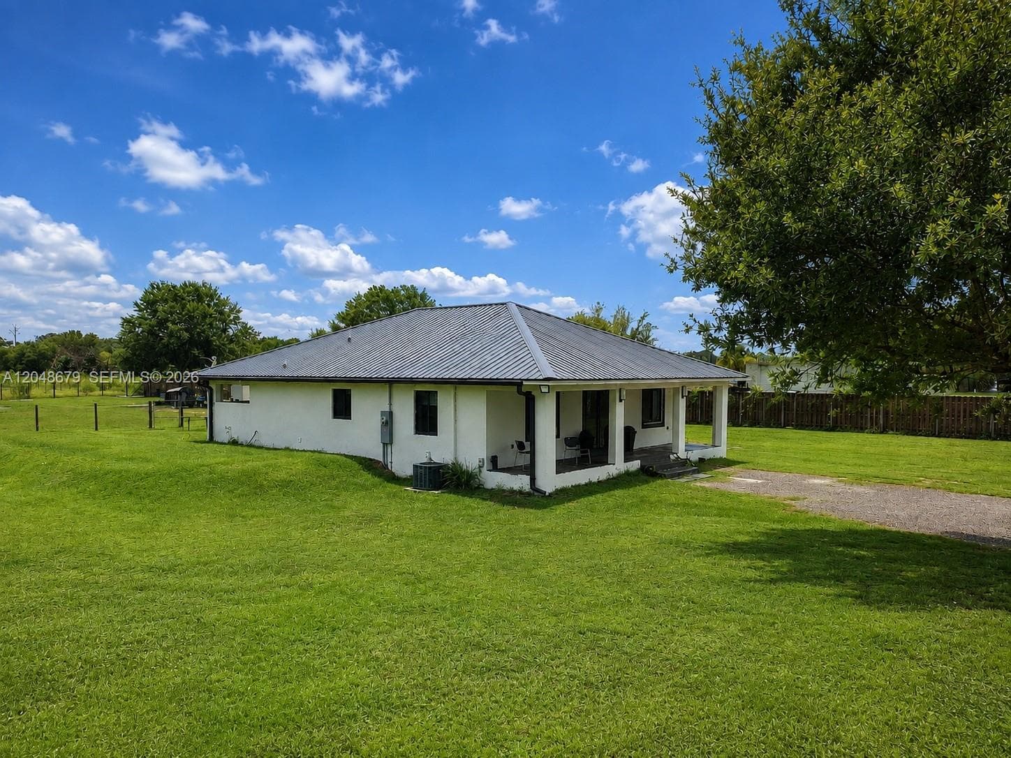525 N Granja ST, Clewiston FL 33440 photo 3