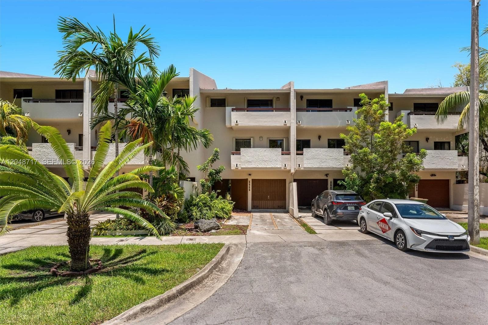 2525 NE 135th St, North Miami FL 33181 photo 2