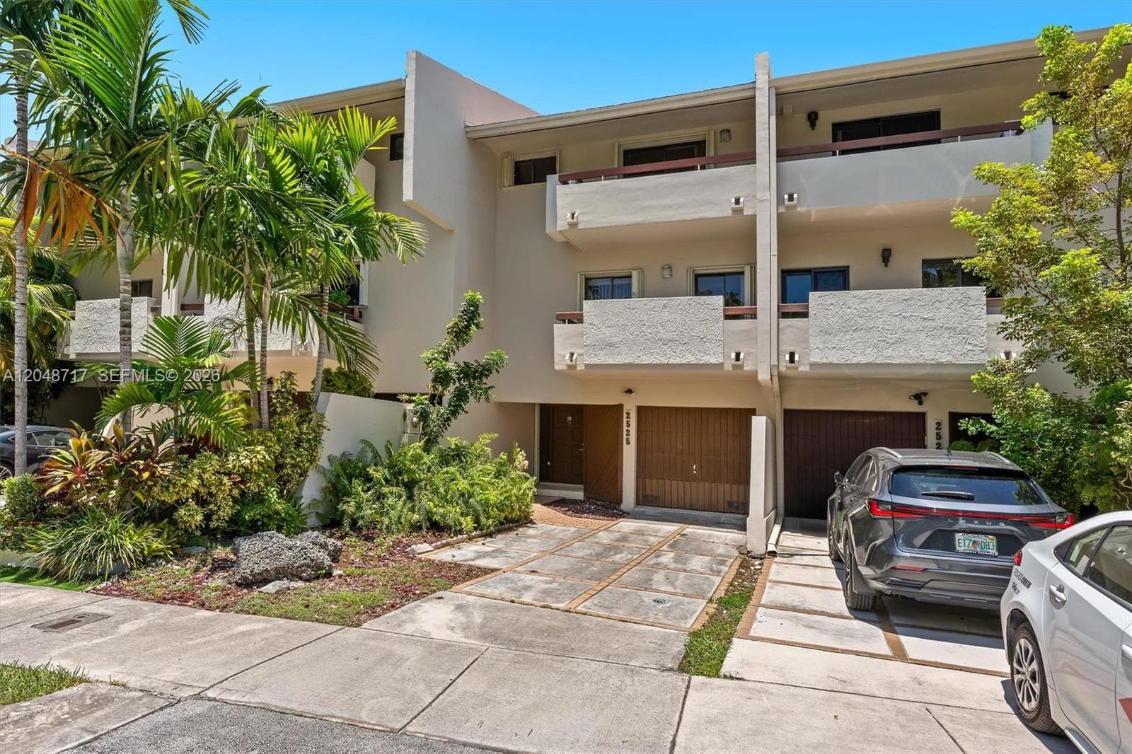 2525 NE 135th St, North Miami FL 33181 photo 3