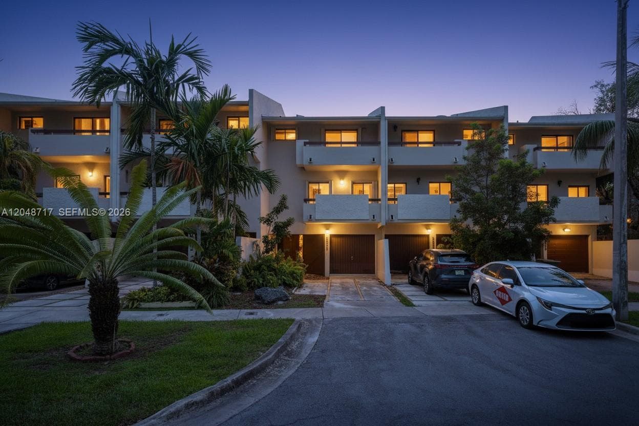 2525 NE 135th St, North Miami FL 33181