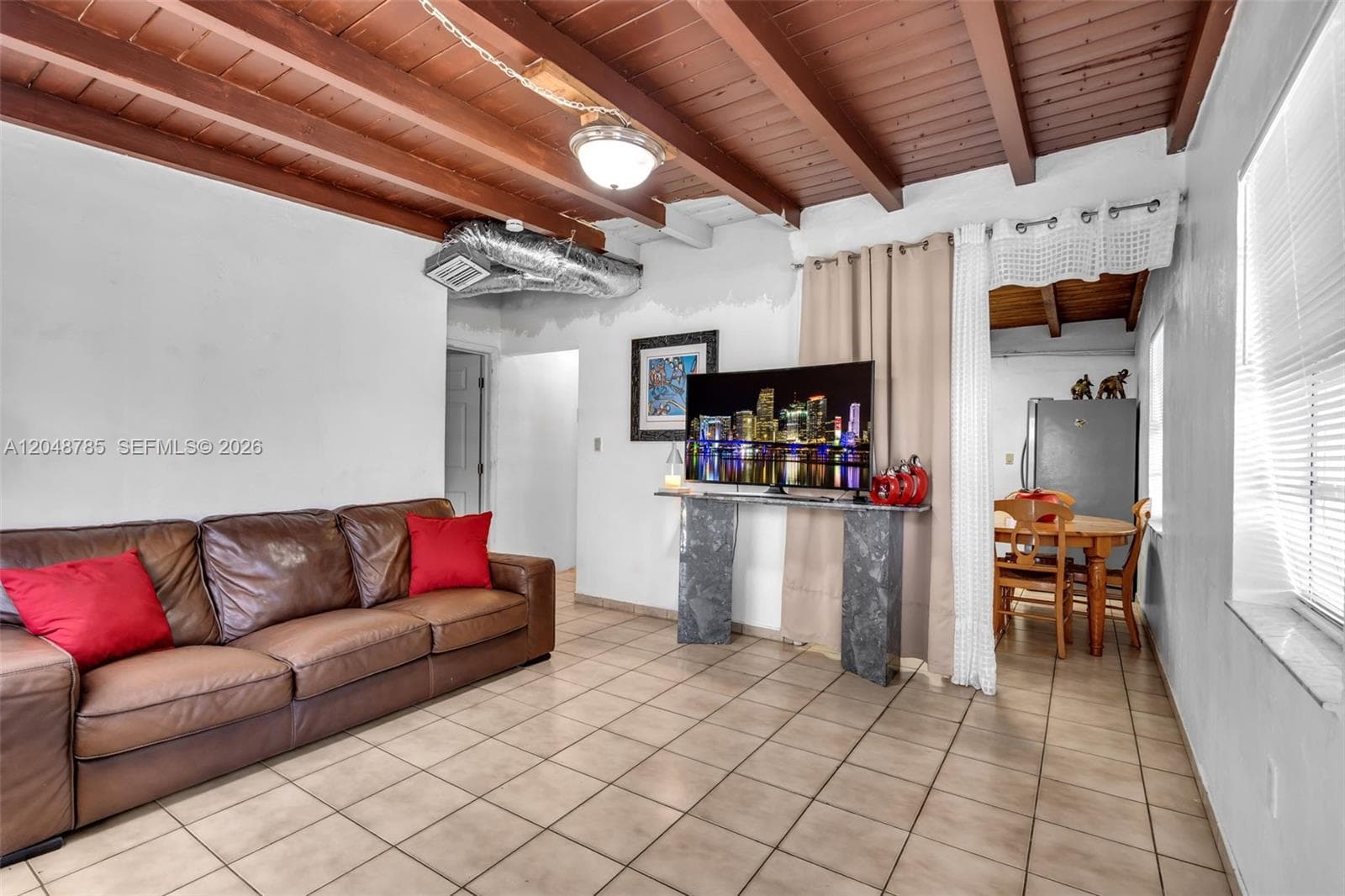 6084 E 7th Ave, Hialeah FL 33013 photo 4