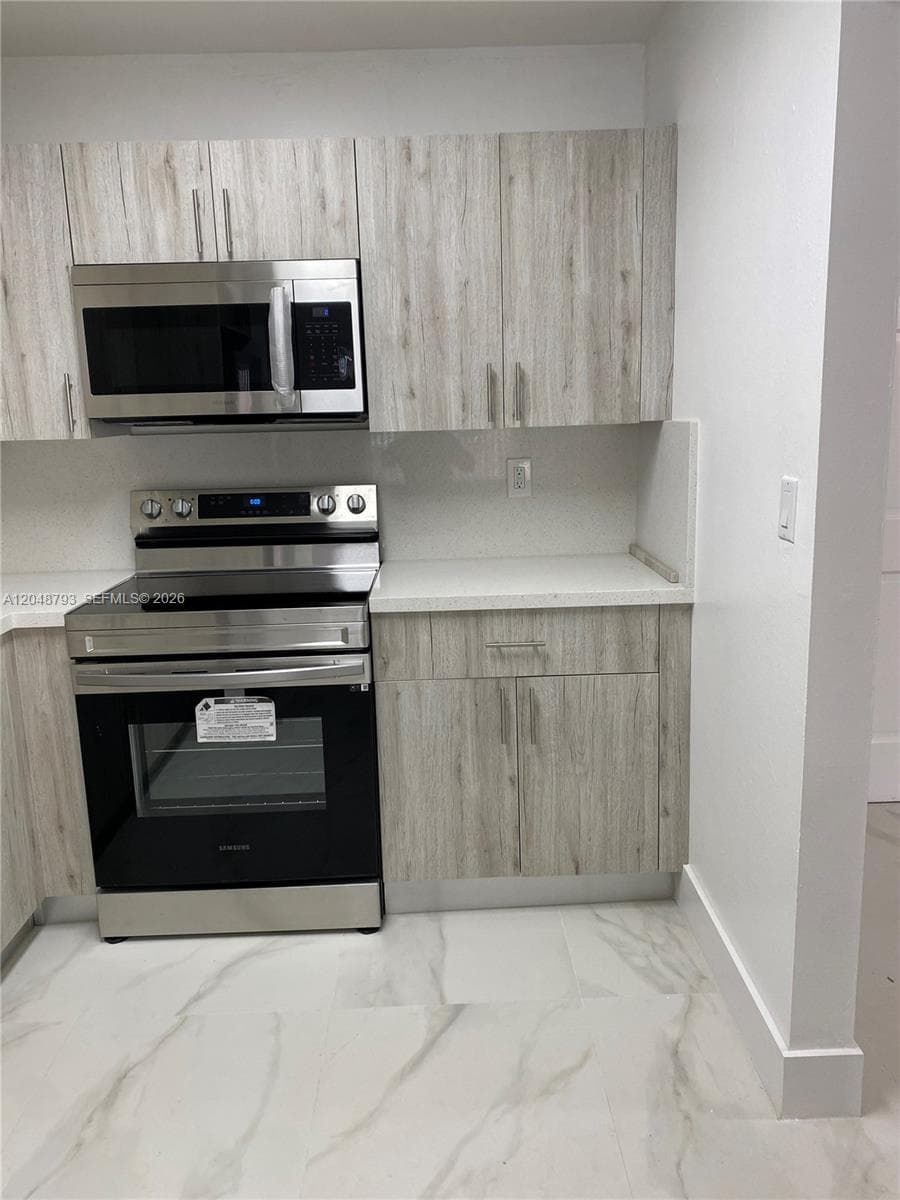 6190 W 19th Ave # 206, Hialeah FL 33012 photo 3