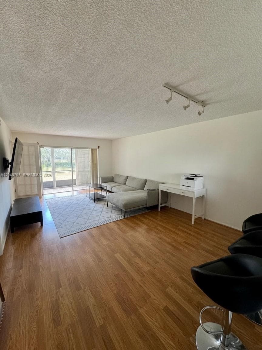 950 Hillcrest Dr # 109, Hollywood FL 33021 photo 3