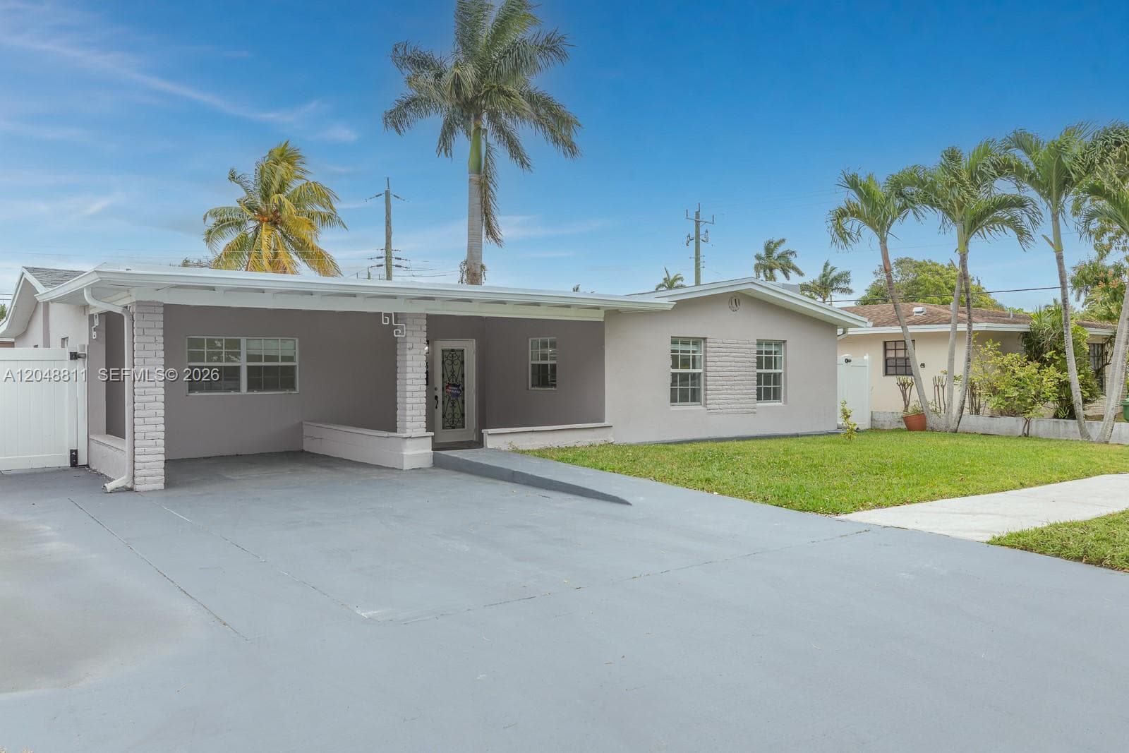 913 NE 2nd St, Hallandale Beach FL 33009 photo 2