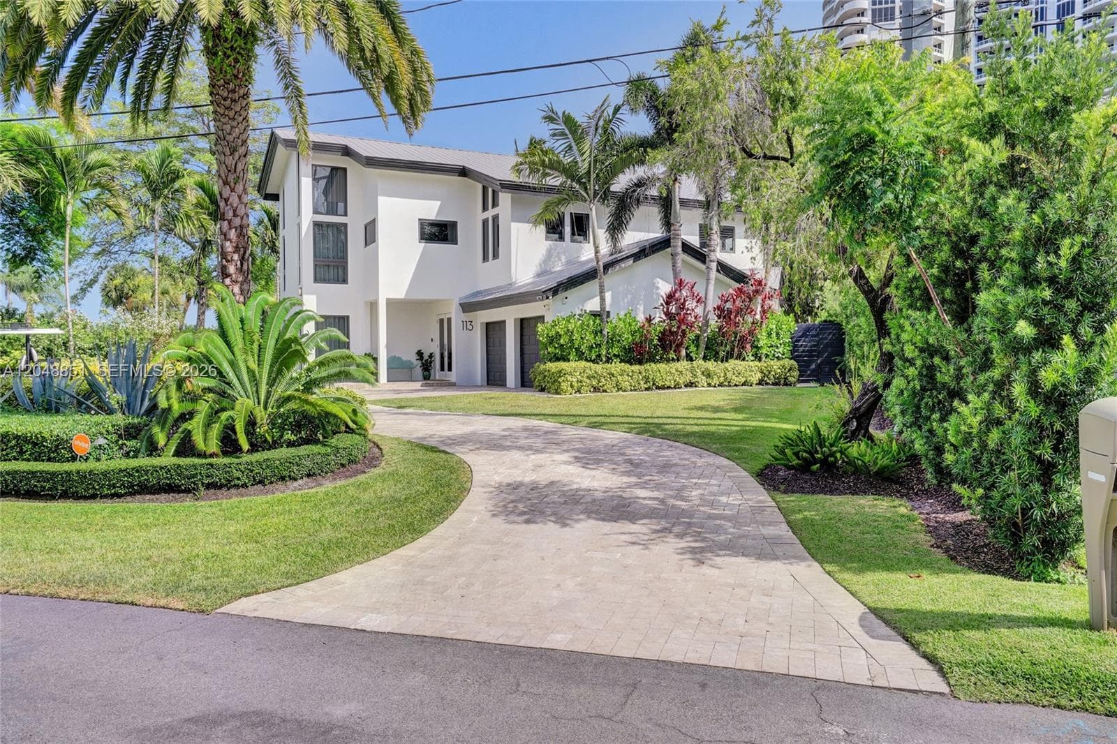 113 Holiday Dr, Hallandale Beach FL 33009 photo 5