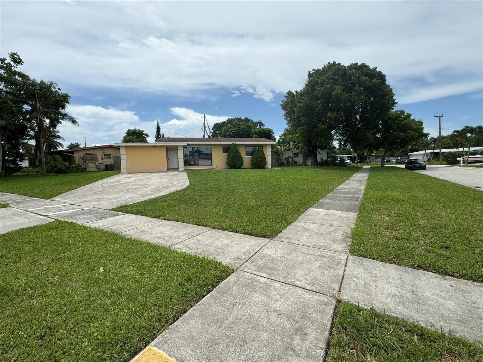 6101 NW 18th Street, Margate FL 33063 photo 3